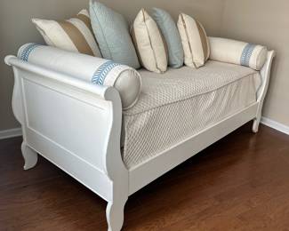 D25 - $250 - Ethan Allen Day Bed (Twin). Shabby Chic Finish. Frame is in good shape. Mattress in like new condition. No Stains. NOT A TRUNDLE. 90"w x 46"d x 36"t