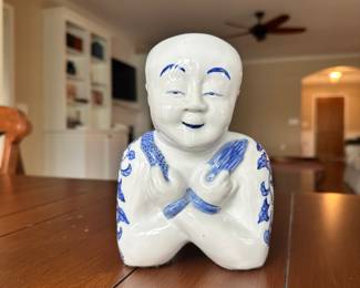 D79 - $60 - Blue & White Chinese Porcelain Pillow. Good Condition.