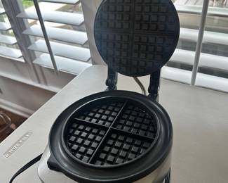 D34 - $50. Breville Waffle Maker. Model BWM520XL. Very clean!