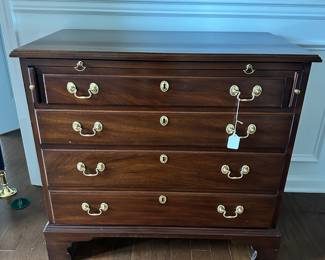 D10 - $850. Henkel Harris -Virginia Galleries Mahogany. Measures 33.5" w x 18" d x 31" tall