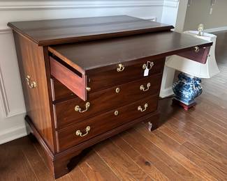 D10 - $850. Henkel Harris -Virginia Galleries Mahogany. Measures 33.5" w x 18" d x 31" tall