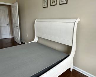 D17 - $400 - Queen Size Ethan Allen "Chloe" White Sleigh Bed. Excellent Condition. Measures 64W x 88D x 51T.