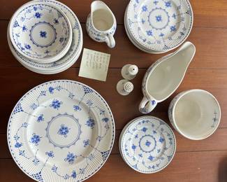 D87 - $100. Denmark Furnivals Limited. Set includes 6 Dinner Plates, 6 Bowls, 6 Berry Bowls 6 Salad Plates, 4 Bread Plates, Salt & Pepper & Gravy Boat