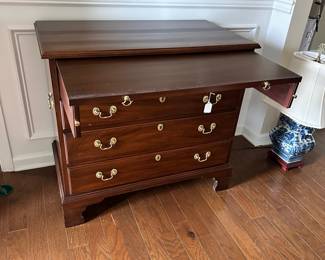 D10 - $850. Henkel Harris -Virginia Galleries Mahogany. Measures 33.5" w x 18" d x 31" tall