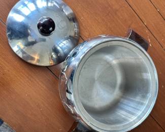 D89 - $25. Vintage 50's West Bend Penguin Hot/ Cold Server.