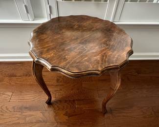 D6 - $75. - Small Vintage Side Table. Measures 20" round x 19" tall. No Scratches. Minor splitting from age.