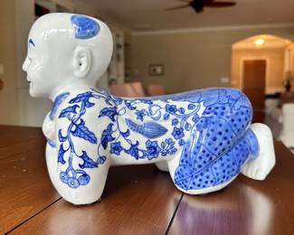 D79 - $60 - Blue & White Chinese Porcelain Pillow. Good Condition.