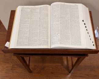 D154 - $20. Websters Third New International Dictionary.