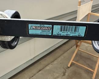 D112 - $50. Milwaukee Convertible Hand Truck. 600#. Model 60650.