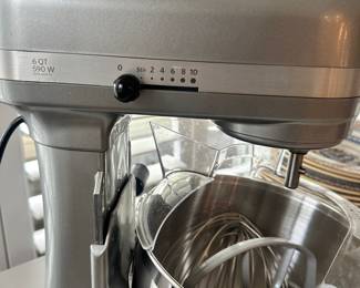 D33 - $225. Silver Kitchen-Aid Professional Series Stand Mixer. 6 Quart - Bowl Lift. Used but like-new condition. Motor sounds good! Model KP26M9PCCU.