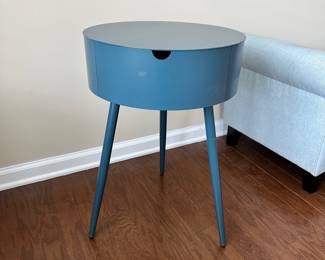 D20 - $20 - Teal Side Table with Drawer. Some scuffs on paint. Please see all photos.