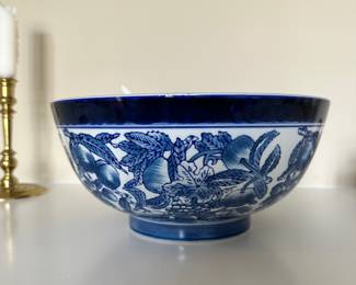 D15 - $20 - Centrum DishBlue & White. 12" Diameter. No Chips or cracks.