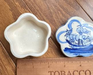 D120 - $10. Small Delft Trinket Box.