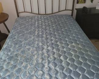 Full size bed