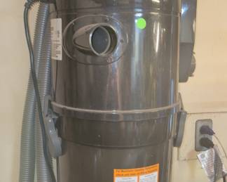 Garage vacuum system