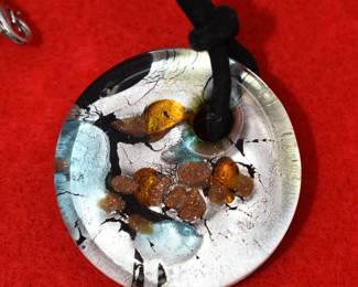 glass pendant necklace