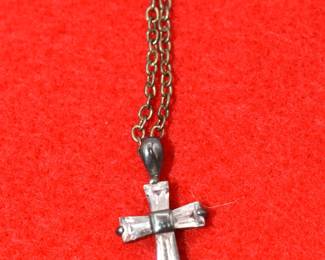 dainty cross necklace