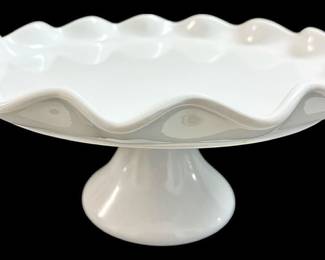 White Ceramic Ruffle Cake Stand