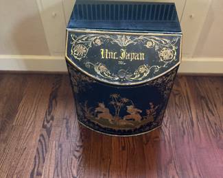 Another view of the antique bin