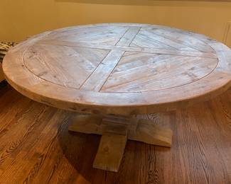 Another view of this great RH table