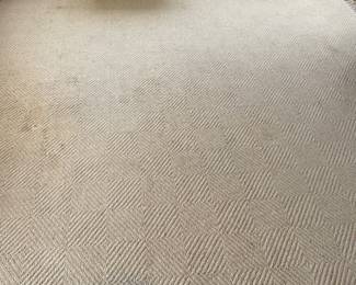 $190 Karastan acrylic rug in beige. 11’ x 10’