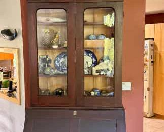 Gorgeous Vintage Cabinet