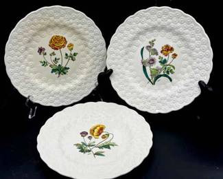 (3) Copeland Spode England floral luncheon plate
Copeland Spode Fernleigh Ranunculus Luncheon Plate
Copeland Spode England Floral Luncheon Porcelain Plate, specifically the Scilla Sibirica No. 6 design, created by A. Ball. This plate is part of the "Fernleigh" series, characterized by a daisy-embossed border and a floral motif in the center
Spode Copeland England Poppy plate. This plate is part of the Bermuda Flowers series and features a hand-colored poppy design