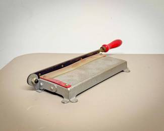 (1) Vintage Simplex Paper Cutter – Germany