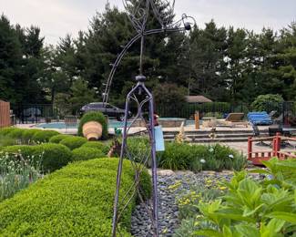 Dragonfly Metal Topiary