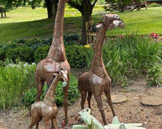 Metal Giraffes Family, Grasshopper