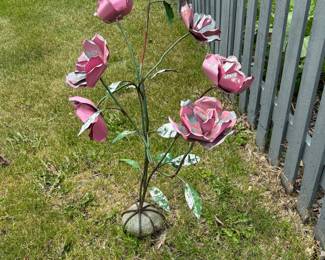 Metal Pink Roses