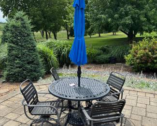 Metal Table/4 Chairs, Umbrella