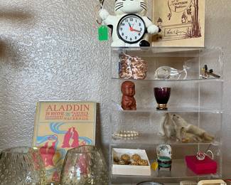 Rythm Japan Cat alarm clock plays bugle, pair of vintage bubble glass book ends, Antique Aladdin book, misc. fun stuff!