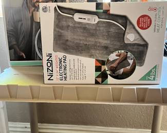 Weighted plush robe, heating pad, weighted blanket, auto vacuum - all new