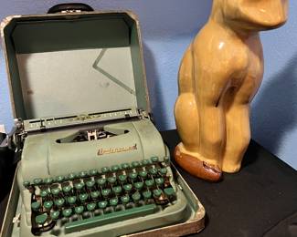 Underwood Deluxe typewriter
