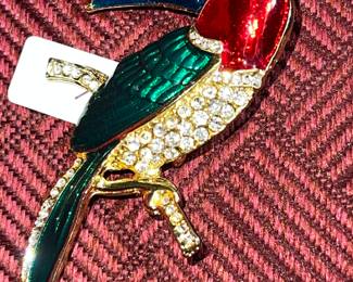 Toucan Pin