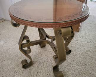25DLRoundTable