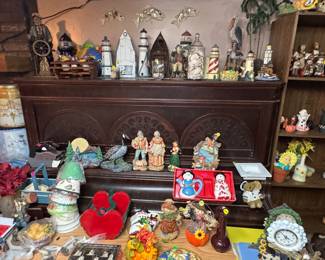 Nautical and various knick knacks.