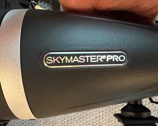 137. Skymasters Pro Binoculars