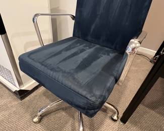 26. Task Chair w/ Ultrasuede Upholstery (22" x 22" x 35")