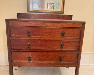 chest of drawers