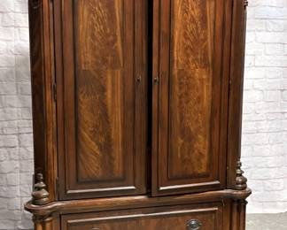 Arched Gentleman's Armoir w/ Classical Detail