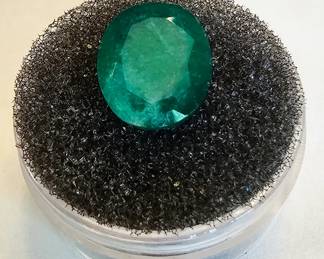 4.38cts
Oval Cut, "Quench-Crackled" Quartz with green hue Gem/kk-V