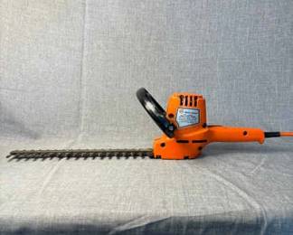 Black And Decker 8110 Utility Shrub Hedge Trimmer UNTESTED