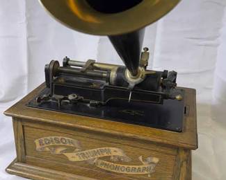 002 Edison Triumph Phonograph With Two Sizes Of Cylinders