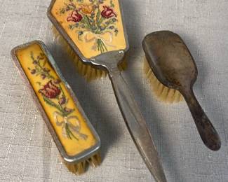 Vintage Floral Embroidered Handheld Brush Set 3 PC