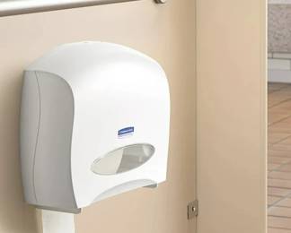 80 LOT. Kimberly Clark White Toilet Paper Dispenser