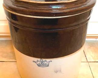 153 - 6 Gallon Crock with Lid - 16" x 13"
