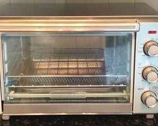 94 - Black & Decker Toaster Oven - 11" x 18" x 11" You are buying a used as-is electric/electronic item. We do not guarantee all components are present, and if it is not expressly stated, it is untested.
