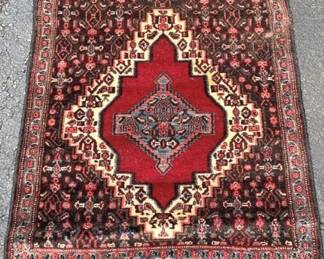 85 - Rug - 33" x 36"